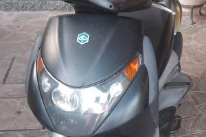 Piaggio Beverly 250 