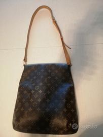 pattina con matricola all interno  louis vuitton 