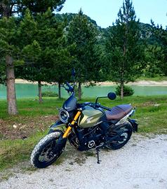 MOTO MORINI SEIEMMEZZO SCRAMBLER 650 SCR