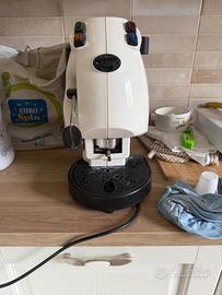 Macchina caffè frog e lavastoviglie hotpoint
