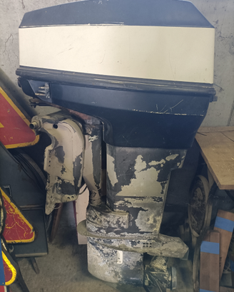 Motore evinrude 737 funzionante più uno per ricamb