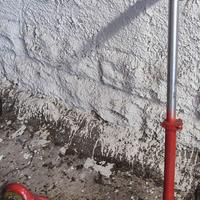 monopattino e molla per saltare 