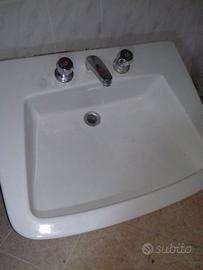 Lavandino in ceramica