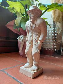 Gobbo portafortuna in legno intagliato