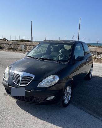 Lancia y