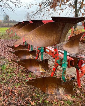 ARATRO USATO MARCA KVERNELAND MODELLO VD 100 - 4 V