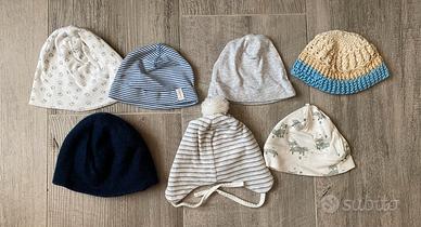 Set 17 cappellini neonato-bambino 0-6 mesi
