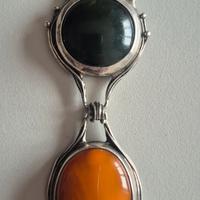 Antica collana in argento e pietre dure verde e ar