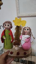 Sacra famiglia all'uncinetto 