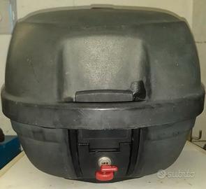 Bauletto universale per scooter marca GIVI