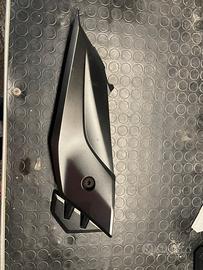 Fianchetto sottosella Dx suzuki