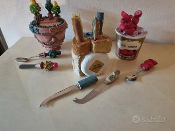 Set di tre pezzi con cucchiaini, coltelli, spatole