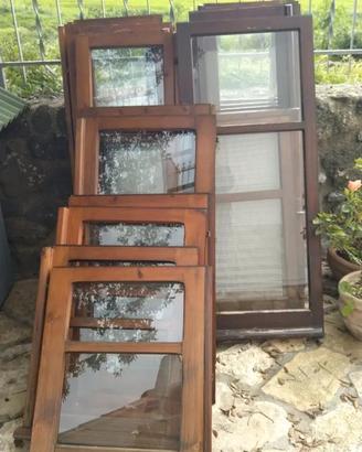 Finestre e porte in legno