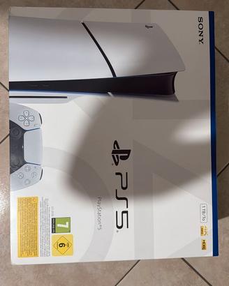 PlayStation 5 (PS5) Slim con Lettore Disco 1TB