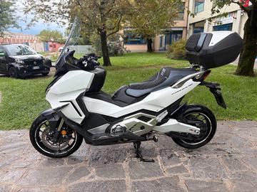Honda Forza 750 URBAN