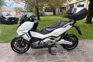 Honda Forza 750 URBAN
