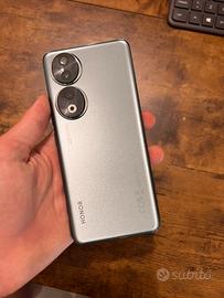 Honor 90