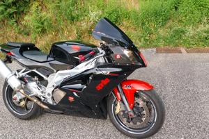  moto aprilia rsv 1000