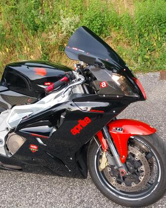  moto aprilia rsv 1000