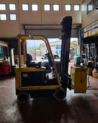 Carrello elevatore elettrico marca Hyster portata 
