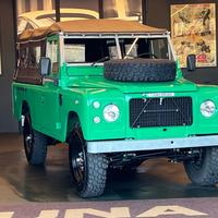 Land Rover Defender Series 109 V8 3