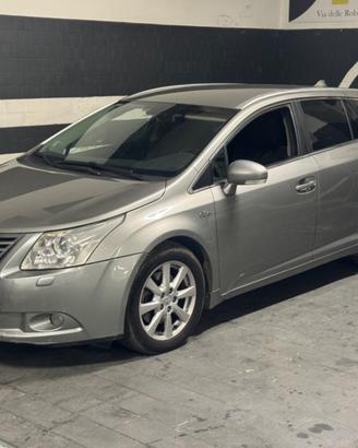 Toyota Avensis 2.2 D-Cat aut. Wagon Executive