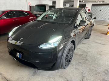 Tesla Model Y RWD 2024 nera 26.000 km