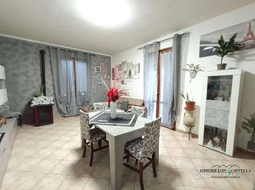 Casa indipendente di 200 m² con 4 locali a Baiso