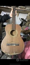 Chitarra vintage da restaurare