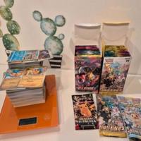 1 kg di carte Pokemon + bustine e box vuoti
