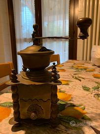 Macinacaffè in ottone