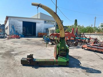 trincia mais ad una fila John Deere