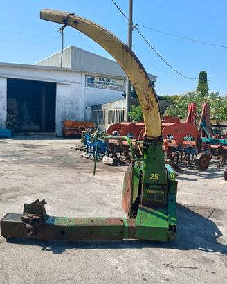 trincia mais ad una fila John Deere