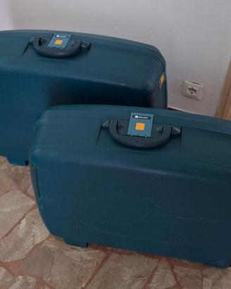 Coppia valigie rigide DELSEY CLUB usate.