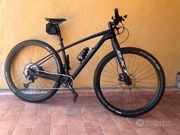 MTB  TOTALMENTE IN CARBONIO
