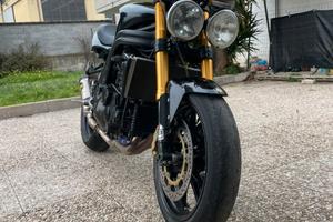 Triumph speed triple 1050