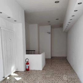 Negozio Faenza su corso principale