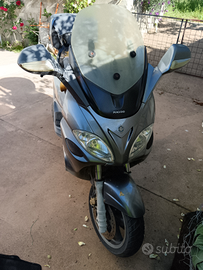 Vendita intera per pezzi di ricambio