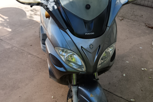 Vendita intera per pezzi di ricambio