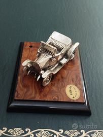 modellino auto d'epoca in argento e legno 