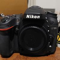 Nikon D7100. 8900scatti + obiettivo  18-105