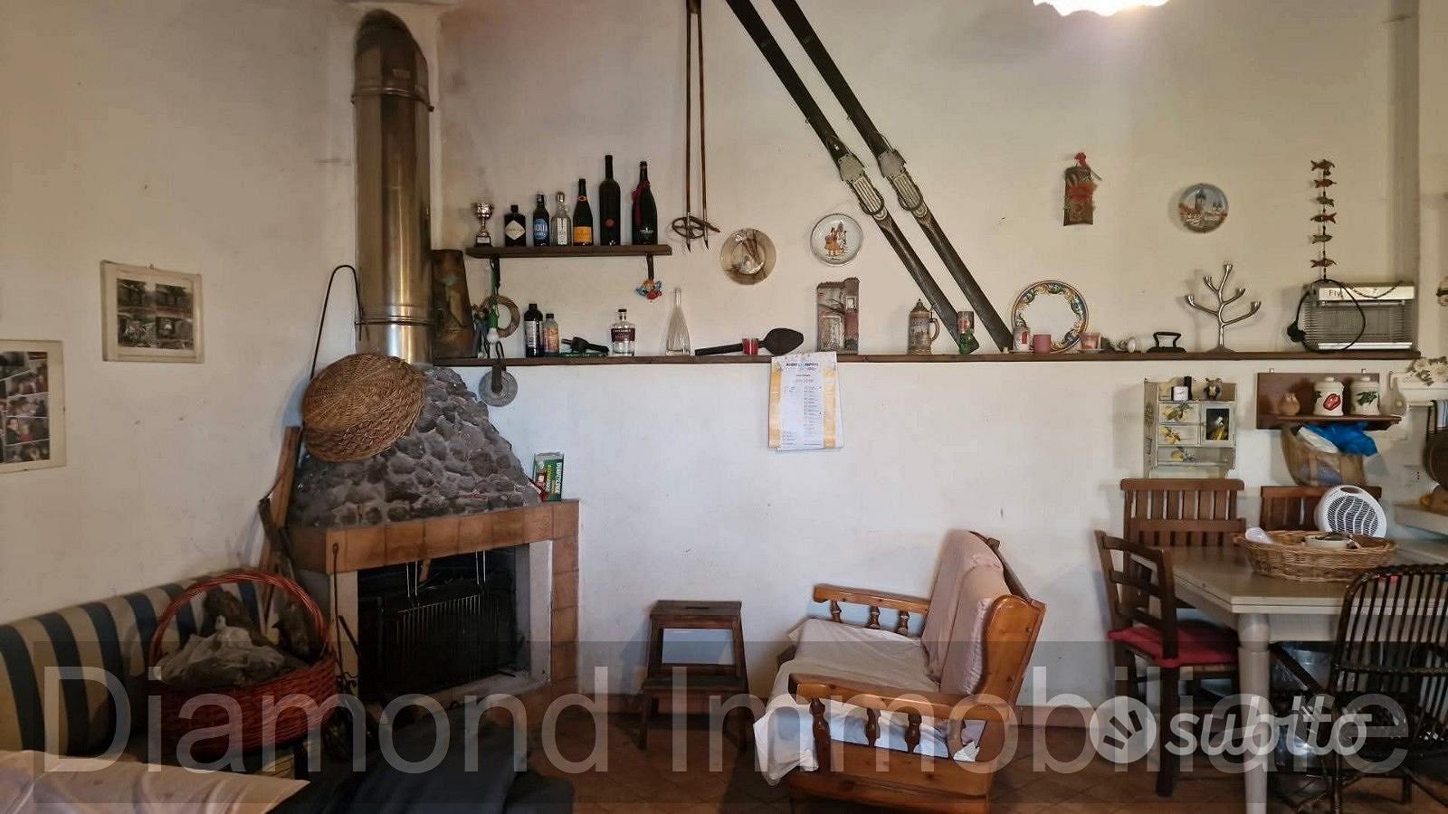 Casa di campagna con terreno a Rovittello - Vista 4