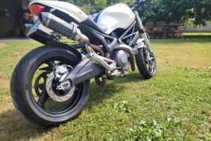 Monster 696