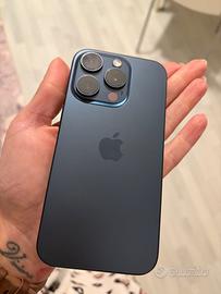 Iohone 15pro tenuto maniacale