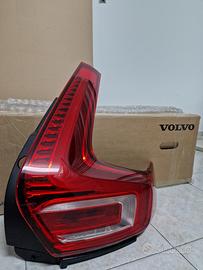 Fanale posteriore DX Volvo XC40