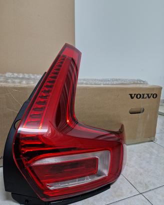 Fanale posteriore DX Volvo XC40