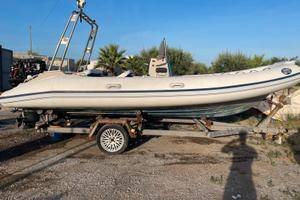 Gommone flyer 5.75m con Mercury 115cv (solo 60ore)