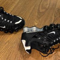 Nike Shox nere