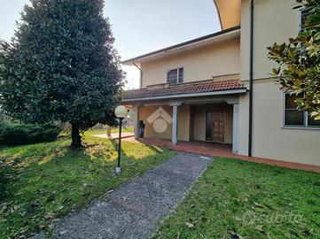 VILLA SINGOLA A BORGO VIRGILIO