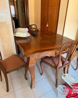 Tavolo con sedie Chippendale